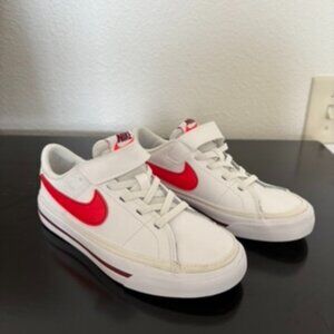 Boys Nike Sneakers Never Worn Size 1Y